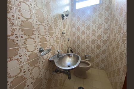 Casa para alugar com 230m², 6 quartos e 2 vagas