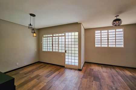 Sala de casa à venda com 3 quartos, 90m² em Dona Clara, Belo Horizonte