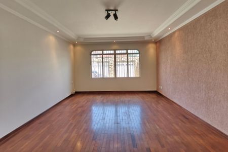 Casa à venda com 330m², 3 quartos e 5 vagas Casa à venda com 330m², 3 quartos e 5 vagasSala de Estar