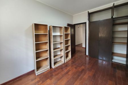 Casa à venda com 330m², 3 quartos e 5 vagas Casa à venda com 330m², 3 quartos e 5 vagasQuarto 3