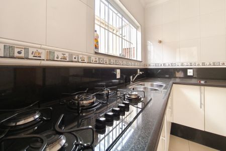 Casa à venda com 330m², 3 quartos e 5 vagas Casa à venda com 330m², 3 quartos e 5 vagasCozinha