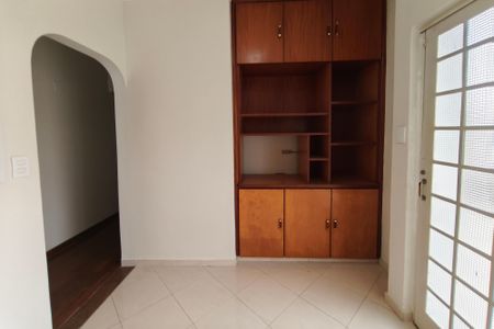 Casa à venda com 330m², 3 quartos e 5 vagas Casa à venda com 330m², 3 quartos e 5 vagasSala