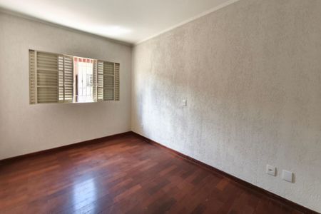 Casa à venda com 330m², 3 quartos e 5 vagas Casa à venda com 330m², 3 quartos e 5 vagasQuarto Suíte