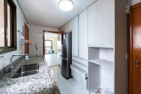 Apartamento para alugar com 132m², 3 quartos e 2 vagas