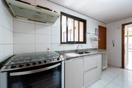 Apartamento para alugar com 132m², 3 quartos e 2 vagas