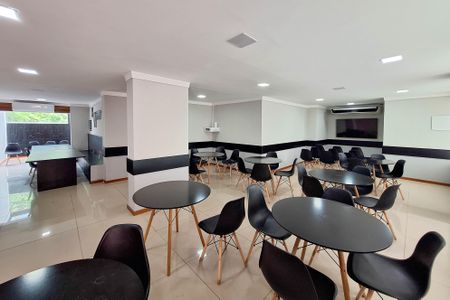 Apartamento à venda com 58m², 2 quartos e 1 vagaÁrea comum