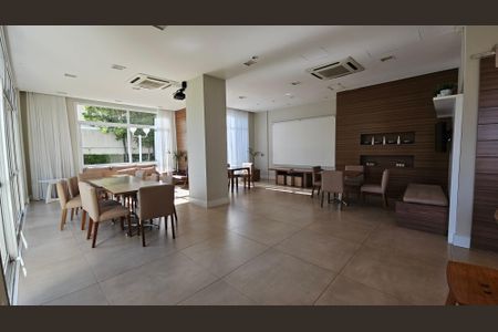 Apartamento para alugar com 130m², 3 quartos e 2 vagasÁrea comum - Salão de festas