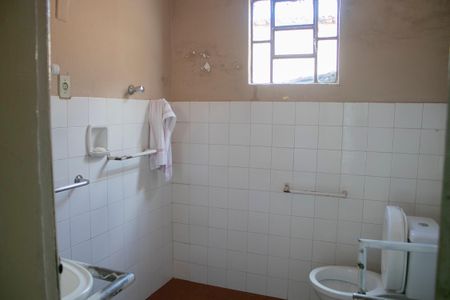 Casa à venda com 250m², 3 quartos e 4 vagasBanheiro Social