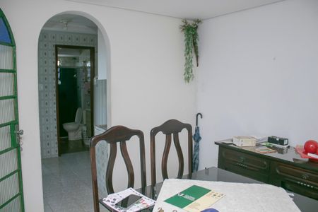 Sala de casa à venda com 3 quartos, 250m² em Santa Cruz, Belo Horizonte