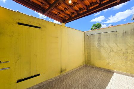 Casa à venda com 163m², 3 quartos e 2 vagasÁrea - Churrasqueira