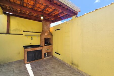 Casa à venda com 163m², 3 quartos e 2 vagasÁrea - Churrasqueira