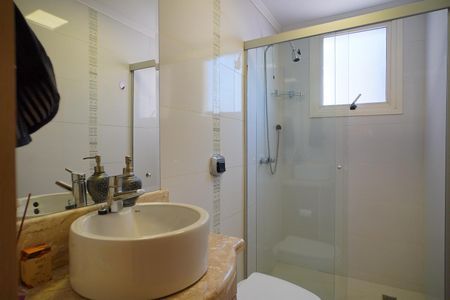 Apartamento à venda com 74m², 2 quartos e 1 vaga Apartamento à venda com 74m², 2 quartos e 1 vagaBanheiro