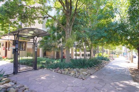 Apartamento à venda com 74m², 2 quartos e 1 vaga Apartamento à venda com 74m², 2 quartos e 1 vagaFachada