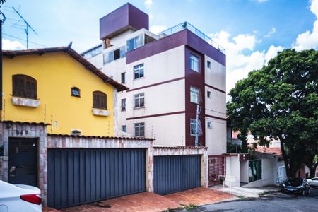 Apartamento para alugar com 180m², 3 quartos e 2 vagasFachada