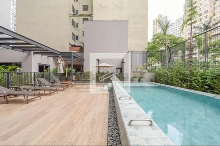 Apartamento à venda com 27m², 1 quarto e sem vaga Apartamento à venda com 27m², 1 quarto e sem vagaÁrea comum - Piscina
