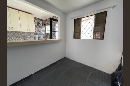 Casa para alugar com 60m², 2 quartos e 1 vaga Casa para alugar com 60m², 2 quartos e 1 vagaCozinha