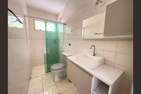 Casa para alugar com 60m², 2 quartos e 1 vaga Casa para alugar com 60m², 2 quartos e 1 vagaBanheiro