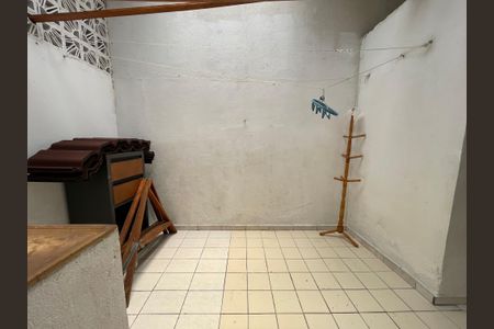 Casa para alugar com 60m², 2 quartos e 1 vaga Casa para alugar com 60m², 2 quartos e 1 vagaQuintal