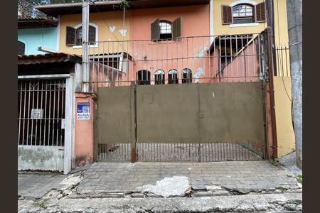 Casa para alugar com 60m², 2 quartos e 1 vaga Casa para alugar com 60m², 2 quartos e 1 vagaFachada