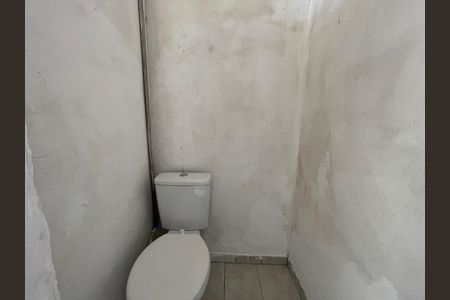 Casa para alugar com 60m², 2 quartos e 1 vaga Casa para alugar com 60m², 2 quartos e 1 vagaBanheiro 2