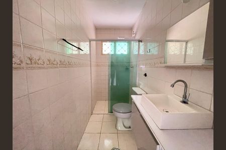 Casa para alugar com 60m², 2 quartos e 1 vaga Casa para alugar com 60m², 2 quartos e 1 vagaBanheiro