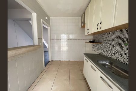 Casa para alugar com 60m², 2 quartos e 1 vaga Casa para alugar com 60m², 2 quartos e 1 vagaCozinha