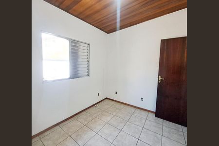 Casa à venda com 226m², 5 quartos e 3 vagas Casa à venda com 226m², 5 quartos e 3 vagasQuarto 5 - Casa 2