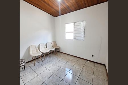 Casa à venda com 226m², 5 quartos e 3 vagas Casa à venda com 226m², 5 quartos e 3 vagasQuarto 5 - Casa 2