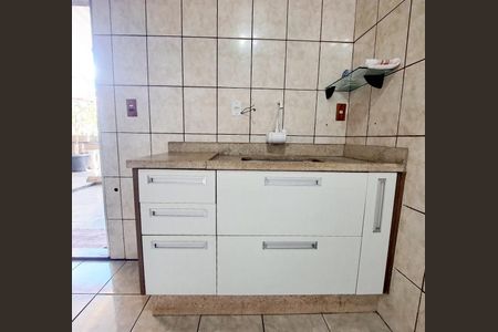 Casa à venda com 226m², 5 quartos e 3 vagas Casa à venda com 226m², 5 quartos e 3 vagasCozinha - Casa 2