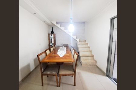 Casa à venda com 226m², 5 quartos e 3 vagas Casa à venda com 226m², 5 quartos e 3 vagasSala de Jantar - Casa 1