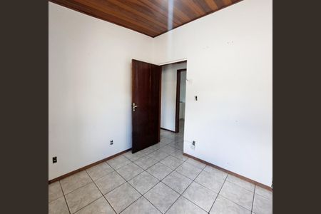Casa à venda com 226m², 5 quartos e 3 vagas Casa à venda com 226m², 5 quartos e 3 vagasQuarto 5 - Casa 2