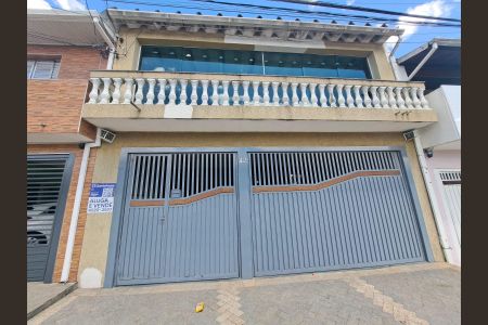 Casa para alugar com 65m², 3 quartos e 2 vagas Casa para alugar com 65m², 3 quartos e 2 vagasFachada com PLACA