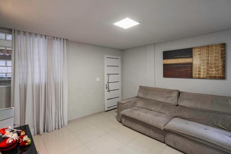 Casa à venda com 180m², 3 quartos e 3 vagasSala