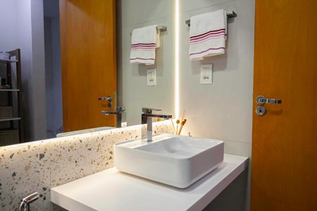 Casa à venda com 180m², 3 quartos e 3 vagasBanheiro social