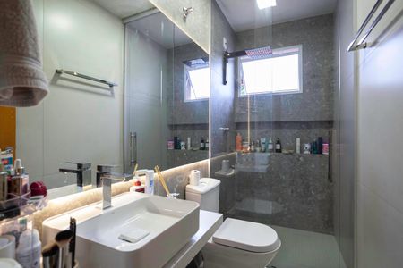 Casa à venda com 180m², 3 quartos e 3 vagasBanheiro da suíte