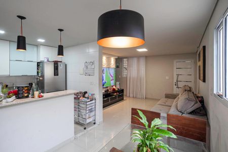 Casa à venda com 180m², 3 quartos e 3 vagasSala