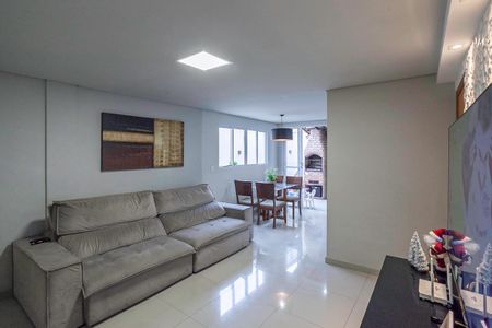 Sala de casa à venda com 3 quartos, 180m² em Braúnas, Contagem