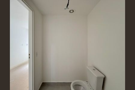 Studio para alugar com 37m², 0 quarto e sem vaga Studio para alugar com 37m², 0 quarto e sem vagaBanheiro