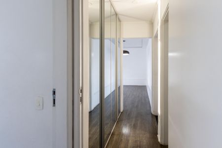 Apartamento à venda com 137m², 4 quartos e 2 vagasCorredor