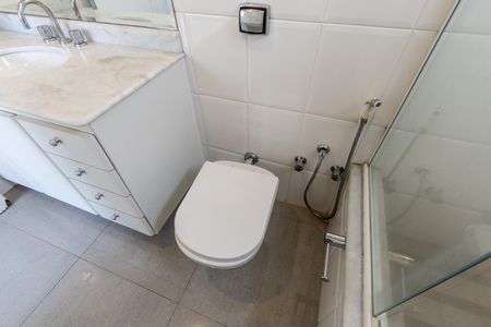 Apartamento à venda com 137m², 4 quartos e 2 vagasBanheiro da Suíte