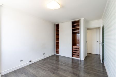 Apartamento à venda com 137m², 4 quartos e 2 vagasQuarto 2