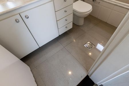 Apartamento à venda com 137m², 4 quartos e 2 vagasBanheiro da Suíte