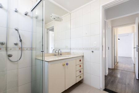 Apartamento à venda com 137m², 4 quartos e 2 vagasBanheiro do Corredor