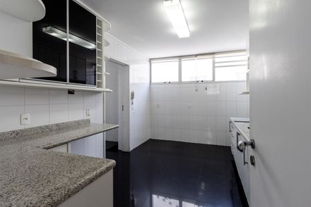 Apartamento à venda com 137m², 4 quartos e 2 vagasCozinha