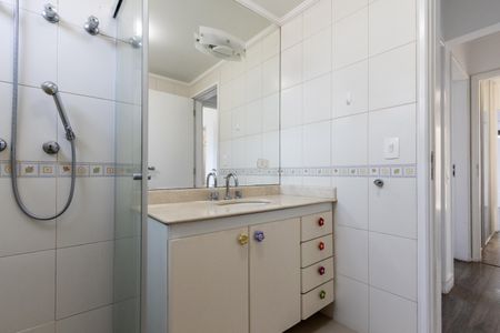 Apartamento à venda com 137m², 4 quartos e 2 vagasBanheiro do Corredor