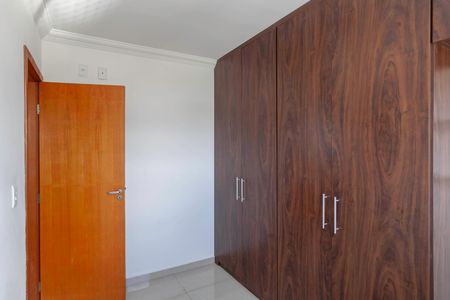 Quarto 1 de apartamento para alugar com 3 quartos, 65m² em Rio Branco, Belo Horizonte