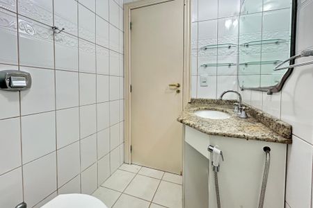 Apartamento para alugar com 140m², 3 quartos e 2 vagas Apartamento para alugar com 140m², 3 quartos e 2 vagasBanheiro Social