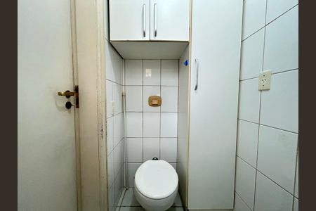 Apartamento para alugar com 140m², 3 quartos e 2 vagas Apartamento para alugar com 140m², 3 quartos e 2 vagasBanheiro Área de serviço