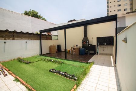 Casa à venda com 186m², 3 quartos e 2 vagas Casa à venda com 186m², 3 quartos e 2 vagasQuintal / Churrasqueira