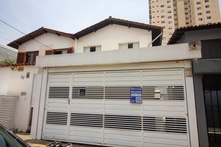 Casa à venda com 186m², 3 quartos e 2 vagas Casa à venda com 186m², 3 quartos e 2 vagasFachada